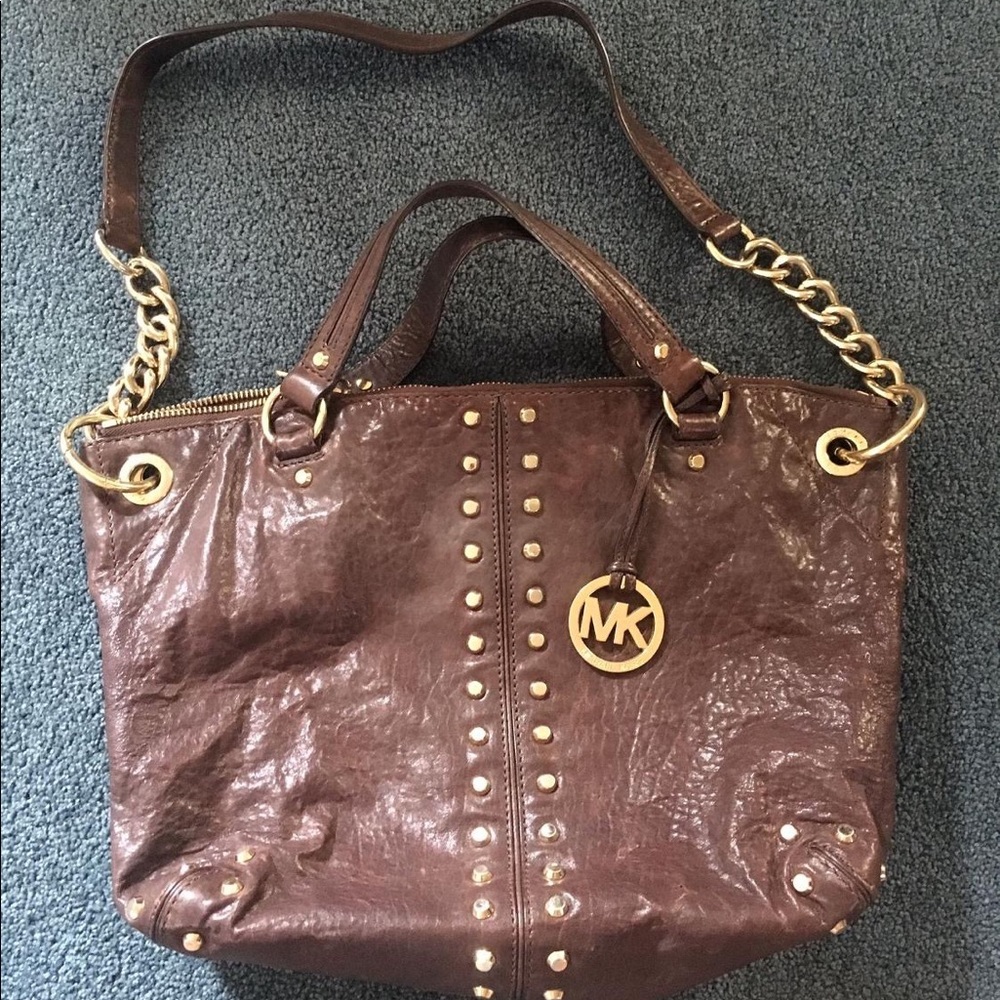 ✨🔥 stunning Michael Khors cross body bag